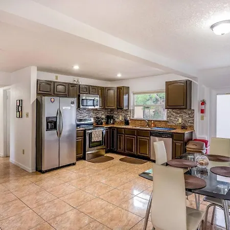 2Br Getaway Wi-Fi Ready Pets Welcome
